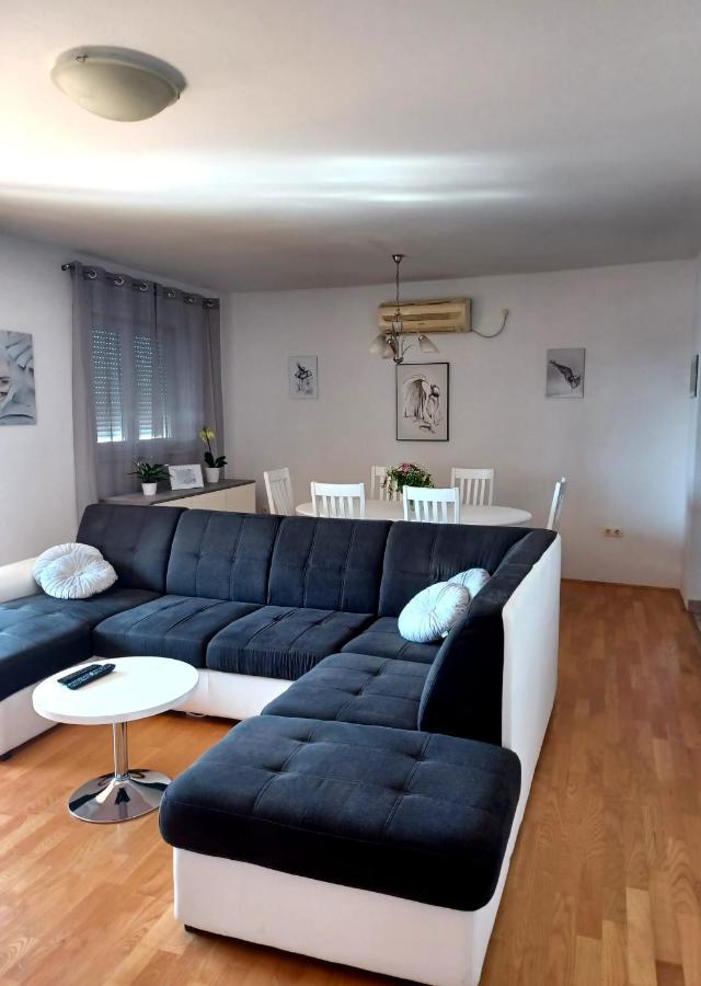 שיבניק Bella Vista Apartment מראה חיצוני תמונה