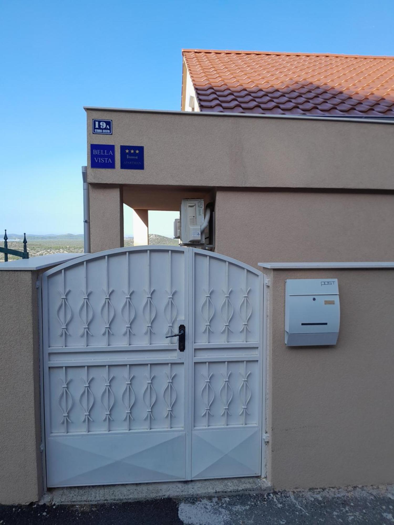 שיבניק Bella Vista Apartment מראה חיצוני תמונה